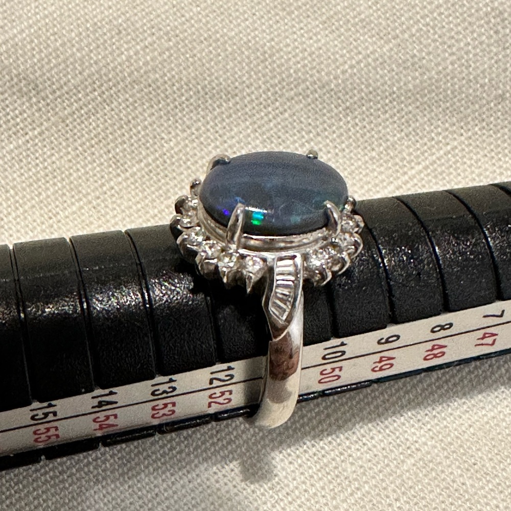 5.5 18K white gold ring